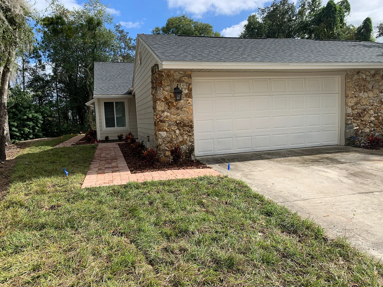 936 Robinhood Ct — Photo 1