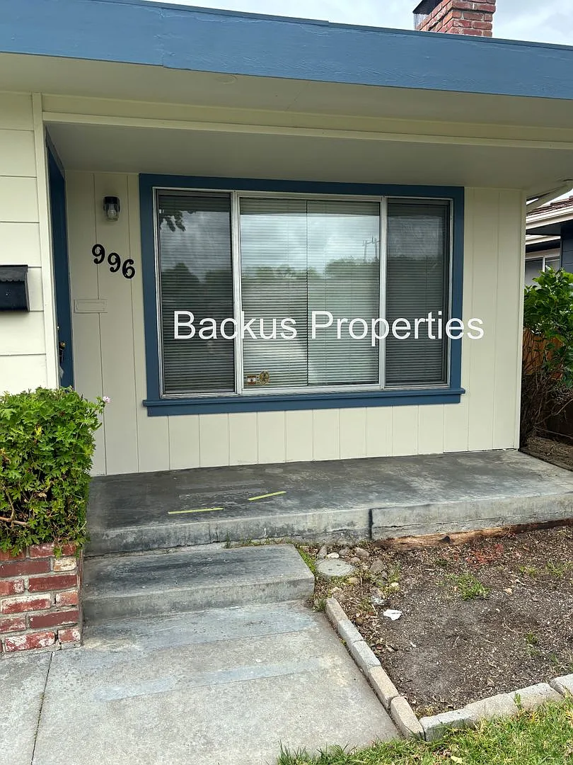 Building Photo - 996 Junipero Way