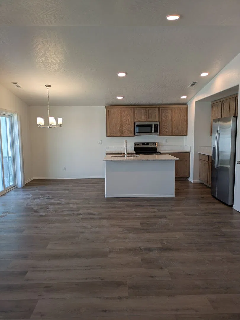 Brand new 3 bedroom/2.5 bathroom ready for move in — Photo 3