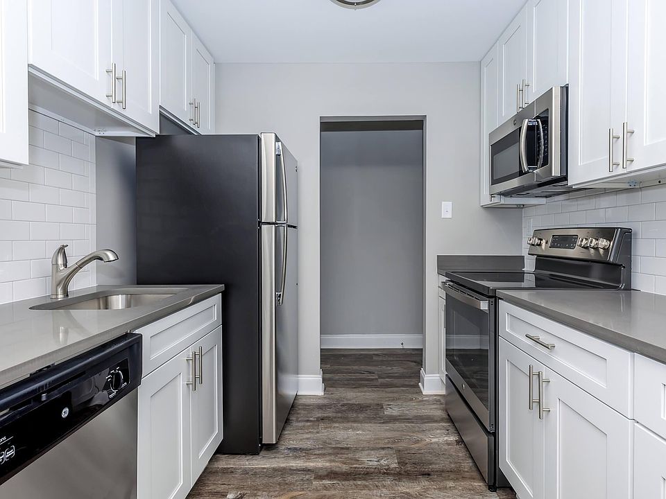 1st image of 4820 Kenmore Ave #4846-304