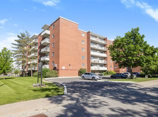48 Laverock Ave #209, Richmond Hill, ON L4C 4J5