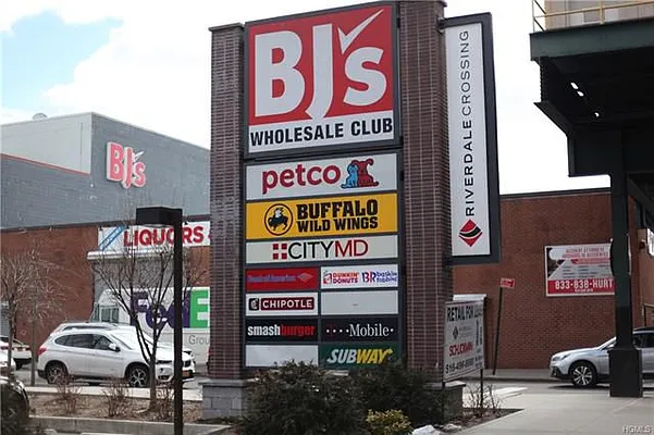 Rented by Douglas Elliman | media 33