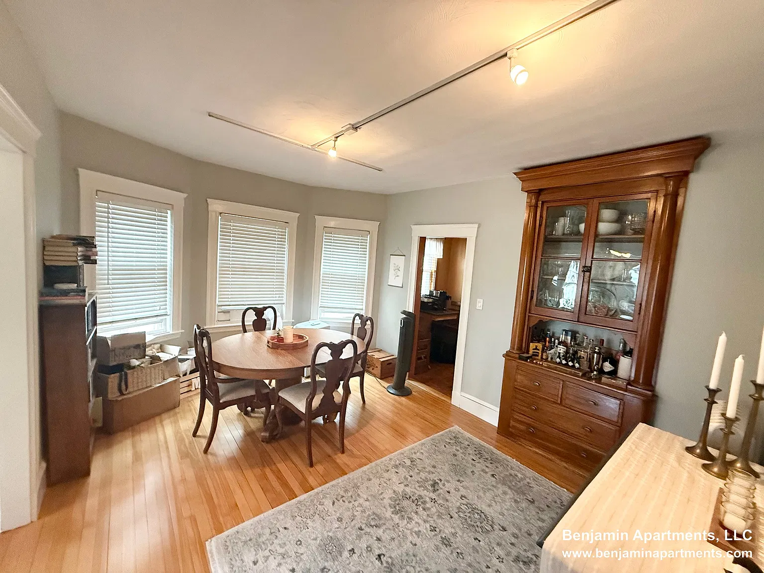 2 bed, 1200 sqft, $3,500 — Photo 4