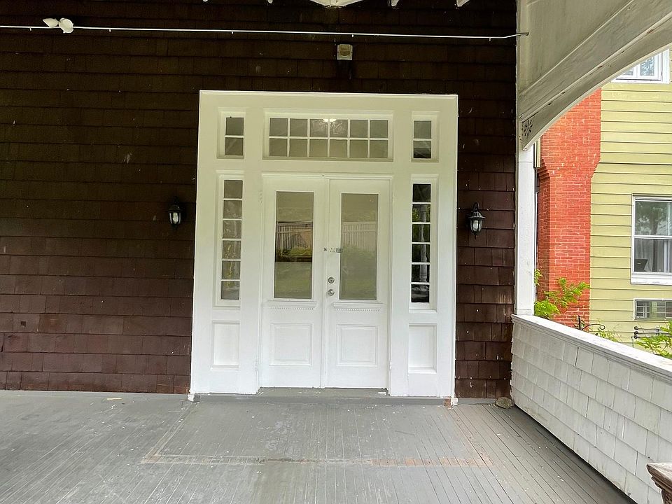 Private covered entrance