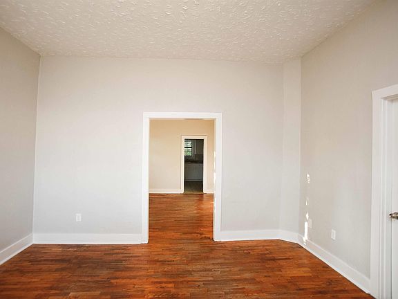 3rd image of 1414 W 11th St