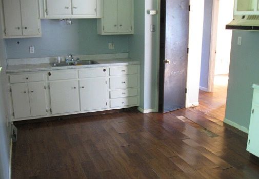 5th image of 1921 S Stewart Ave