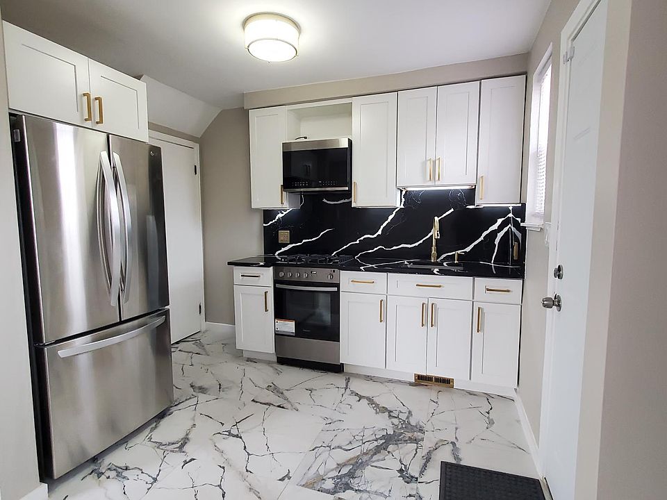 1st image of 544 Marquette Dr