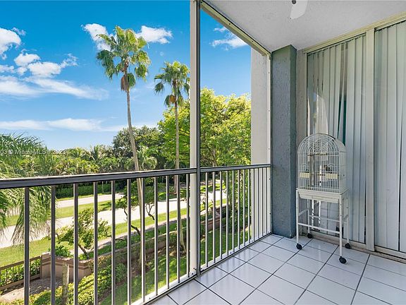 4th image of 9725 NW 52nd St APT 308