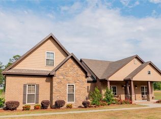 98 Carpenter Rd, Deatsville, AL 36022