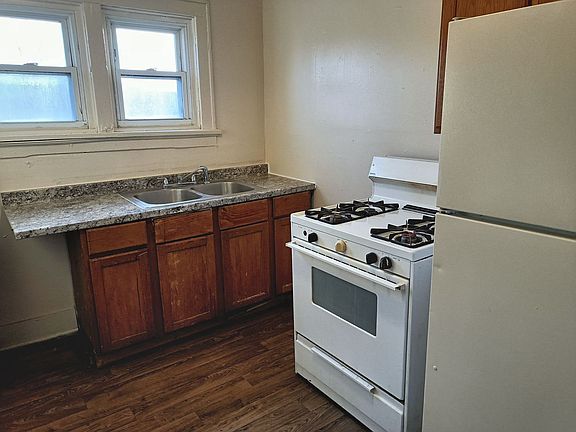 2nd image of 3866 N Port Washington Ave #5