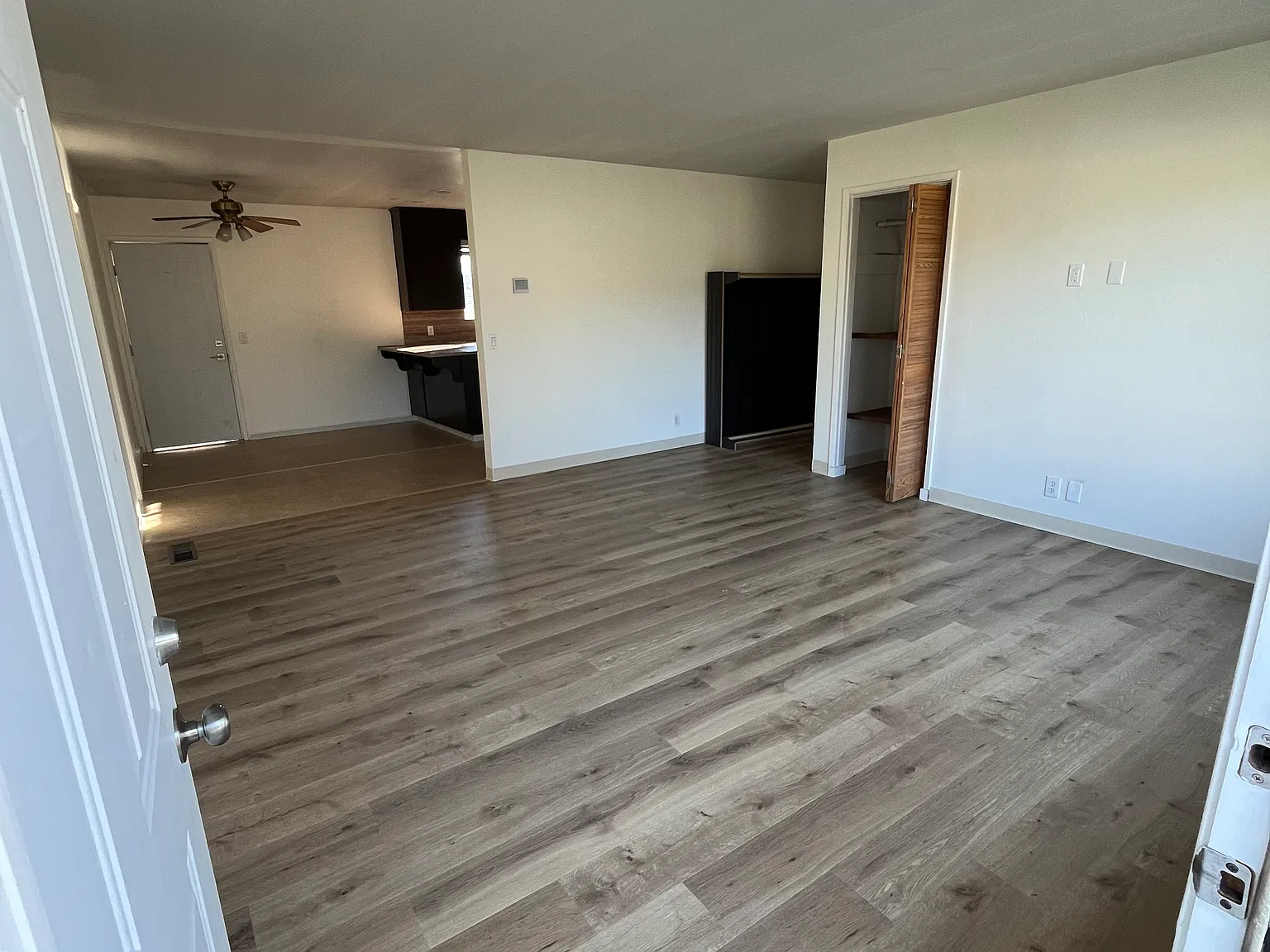 4 bed, 1372 sqft, $3,900 — Photo 4