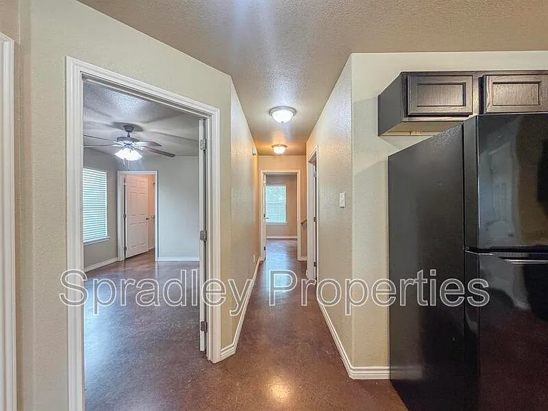 642 Laila Ln — Photo 11