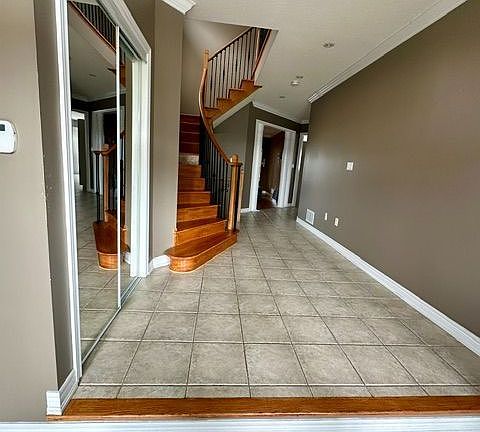 3rd image of 323 Alexander Cres