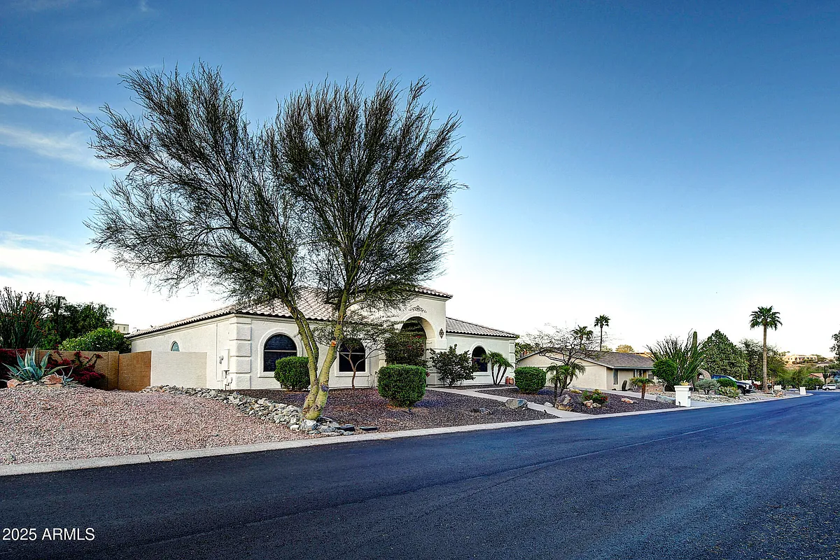 Building Photo - 15038 E Marathon Dr