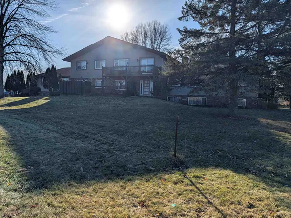 N5625 Riverside Dr APT 12, Shawano, WI 54166