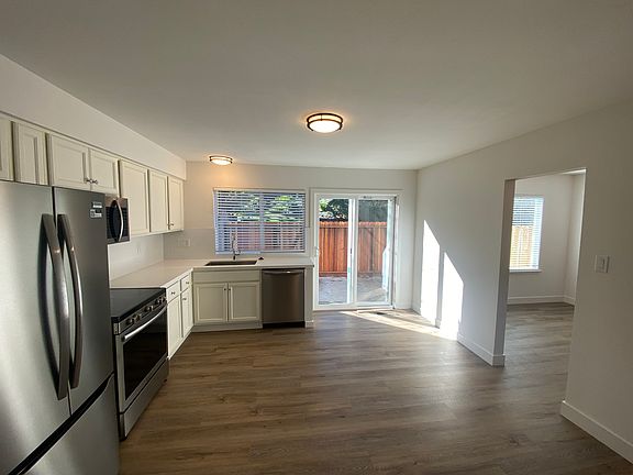 5th image of 3819 Howard Ct