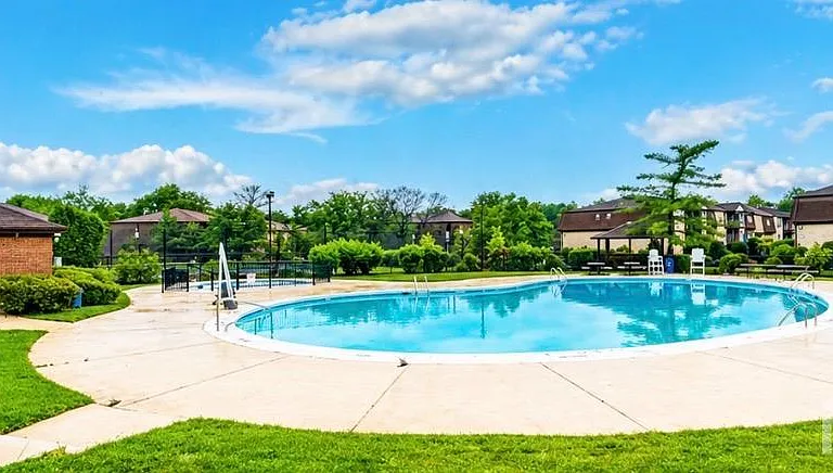 812 Green Hollow Dr — Photo 30