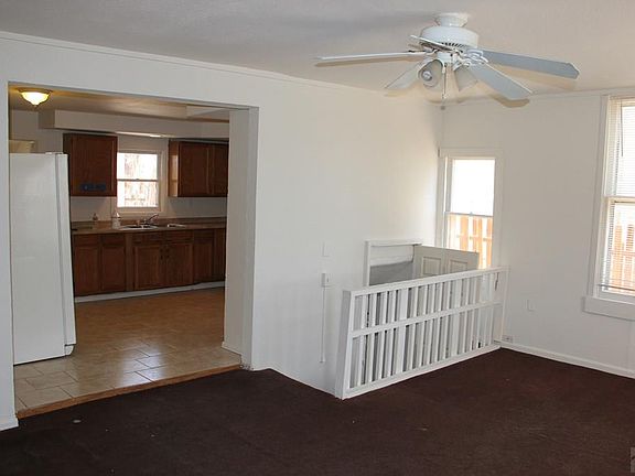 4th image of 819 E 10th St