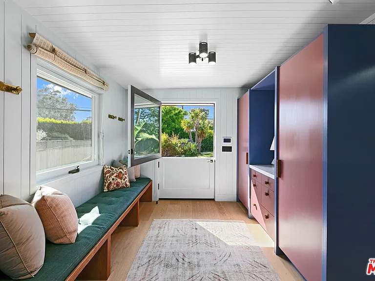 7038 Dume Dr — Photo 18