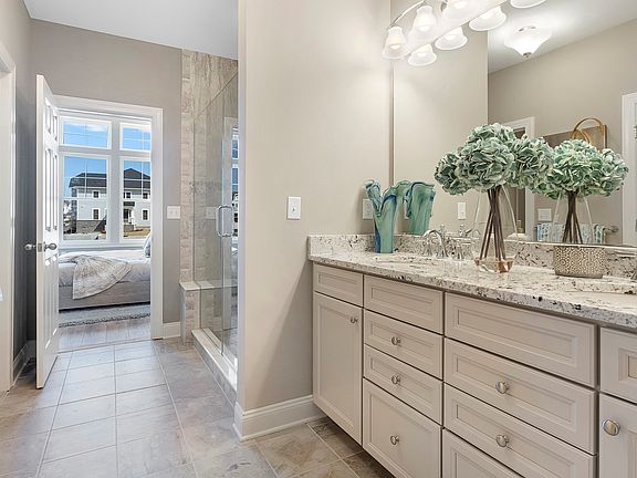 Private owner s bath