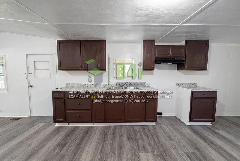 3 bed, 1.0 bath, 780 sqft, $995 — Photo 3