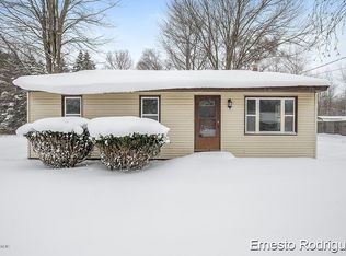 2631 Hamilton Rd, Muskegon, MI 49445