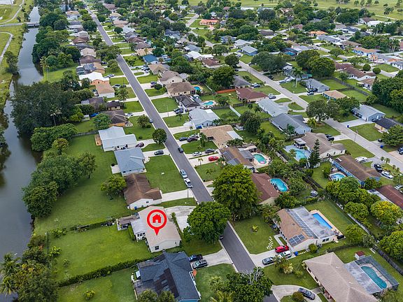 3rd image of 278 SANDPIPER Avenue