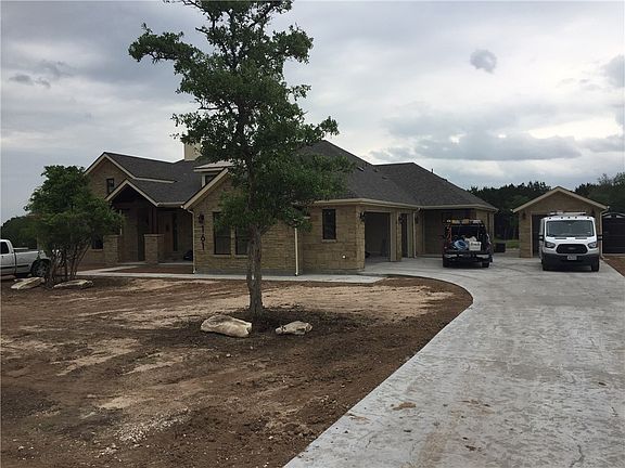 3rd image of 161 Saddle Ln