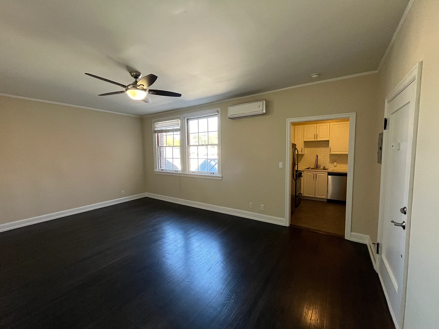Studio, 601 sqft, $1,995 — Photo 4