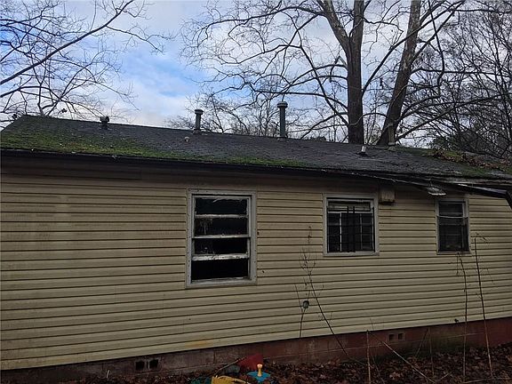5th image of 927 Natham Dr SE