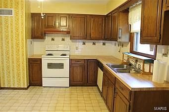 5th image of 2318 Lombardo St