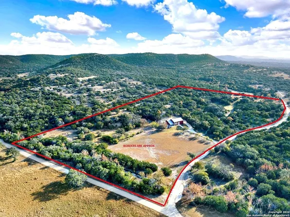 197 TWO SISTERS RD, Medina, TX 78055