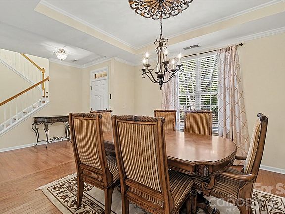 3rd image of 14412 Laurel Tree Ln