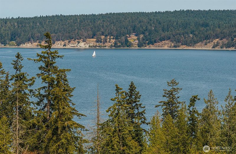 4th image of 9999 Hwy 101