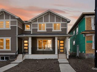 219 N Waterford Hts, Chestermere, AB T1X 2M7