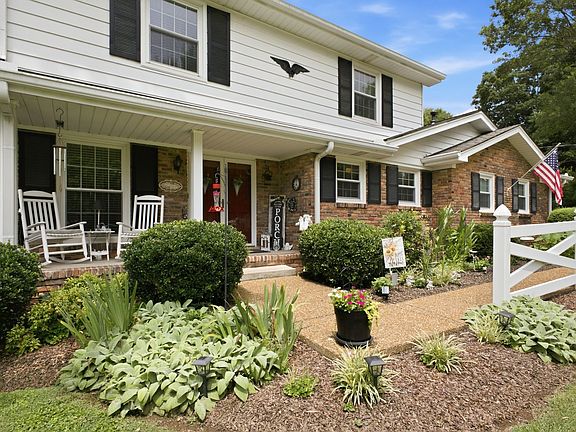 5th image of 8200 Chatham Ct