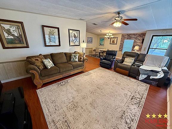 5th image of 527 Nutmeg Cir