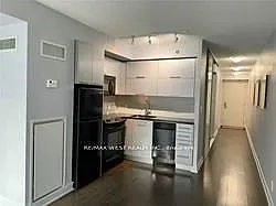 Boutique Condos — Photo 4