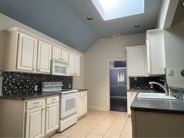 8117 Still Springs Dr — Photo 13