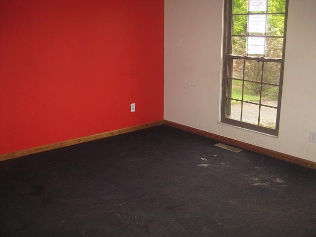 1st image of 2495 Queenswood Dr