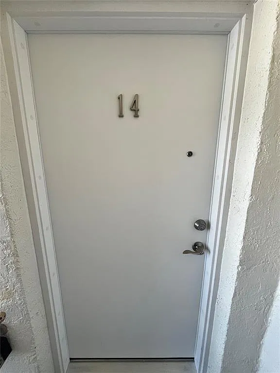 2 bed, 1.5 bath, 925 sqft, $1,625 — Photo 2