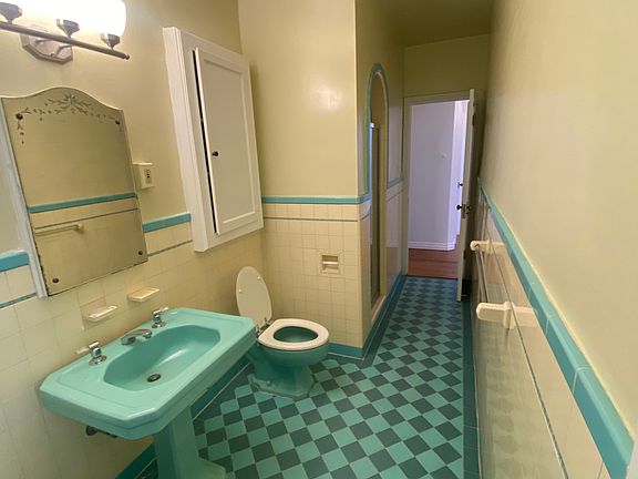 4th image of 1690 Beach St #104