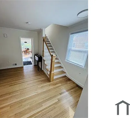 3309 Highwood Dr SE — Photo 3
