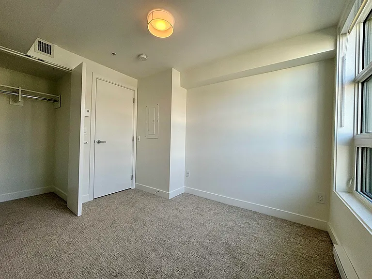 6085 Irmin St — Photo 15
