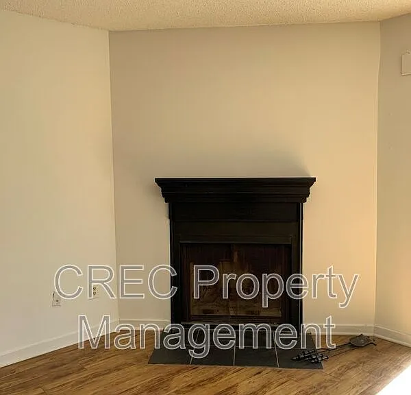 2736 Jobee Dr #3 — Photo 4
