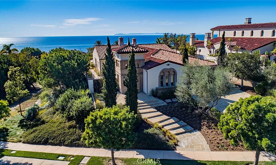 64 Archipelago Dr