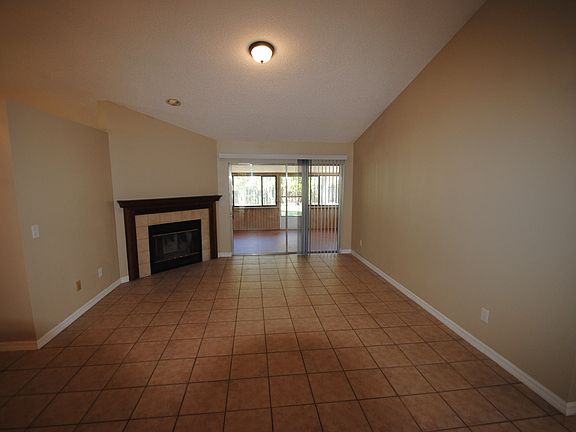 5th image of 1009 Kasell Pl