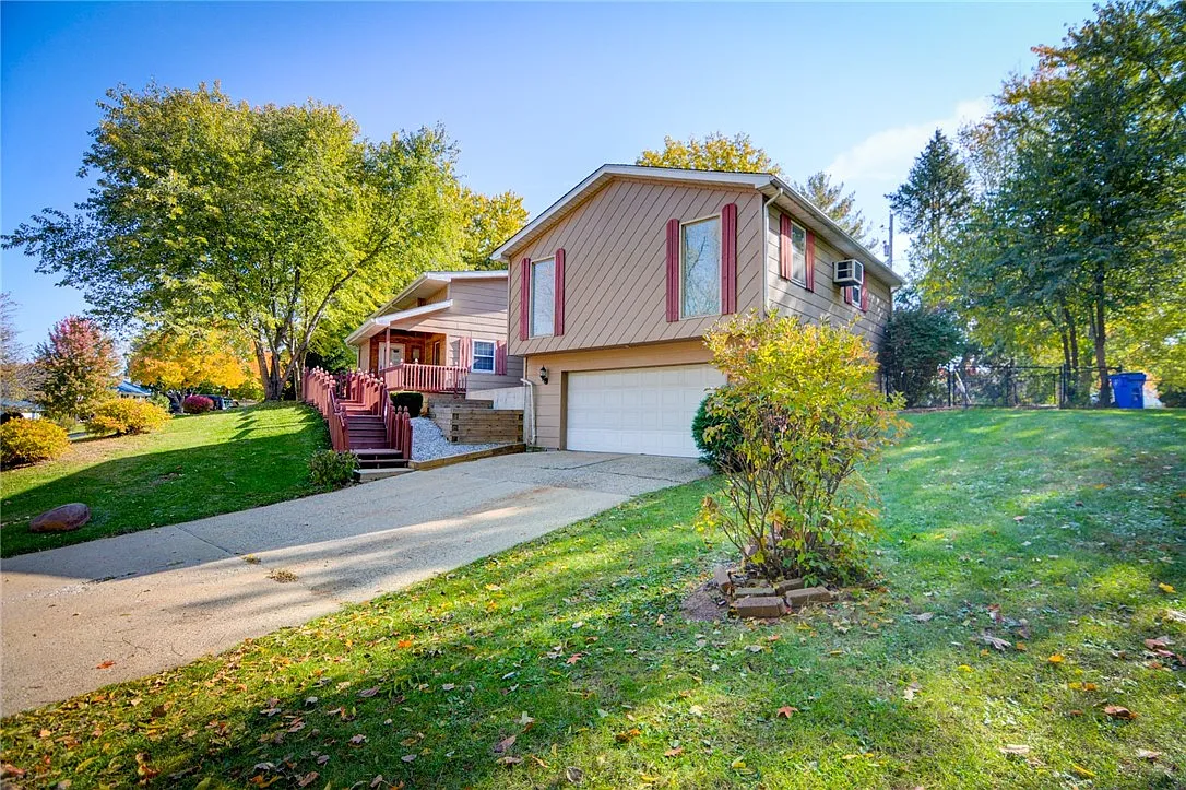 1745 Illini Dr photo 1