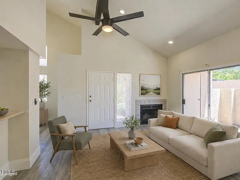 2019 W Lemon Tree Pl — Photo 1