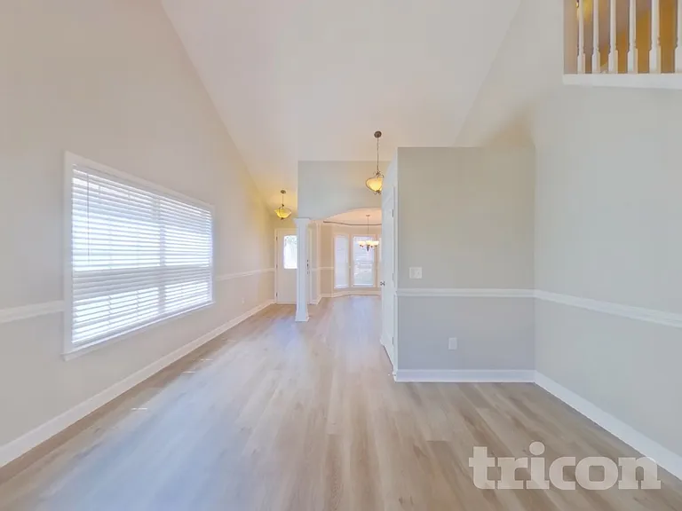 213 Dellwood Dr — Photo 2